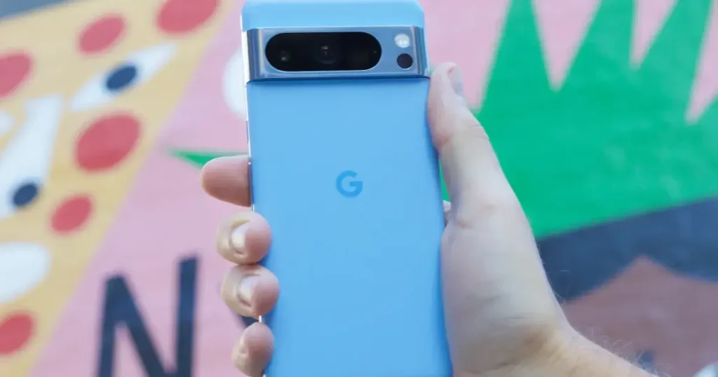 Google Resolves Pink Text Bug on Pixel 8 Pro Always-On Screen